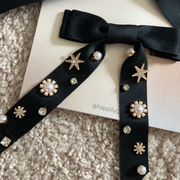 Cute hair bow pin 2 pc set. - Picture 2 of 5